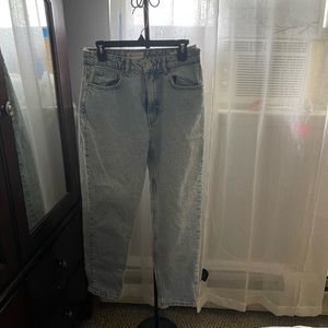 selling zara jeans light washed size 8